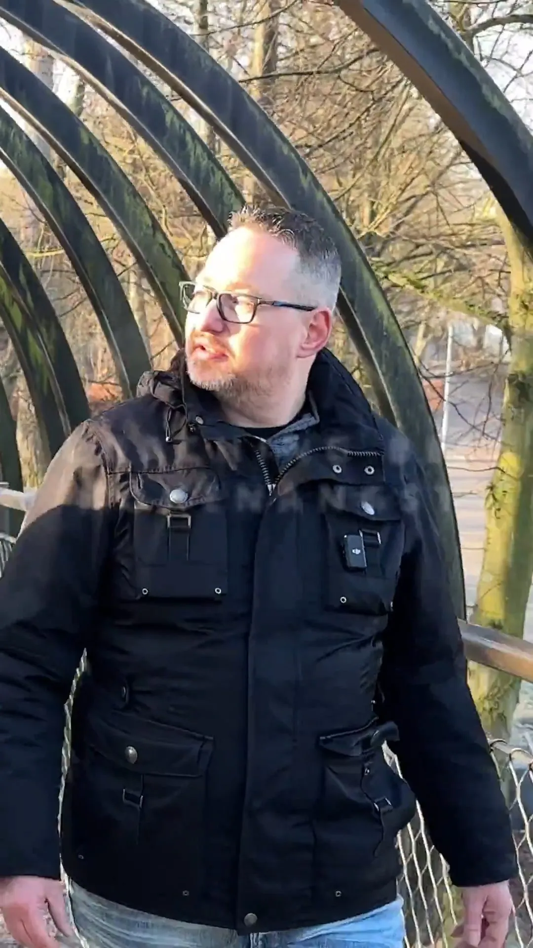 Stefan auf der Brücke am Kaisergarten